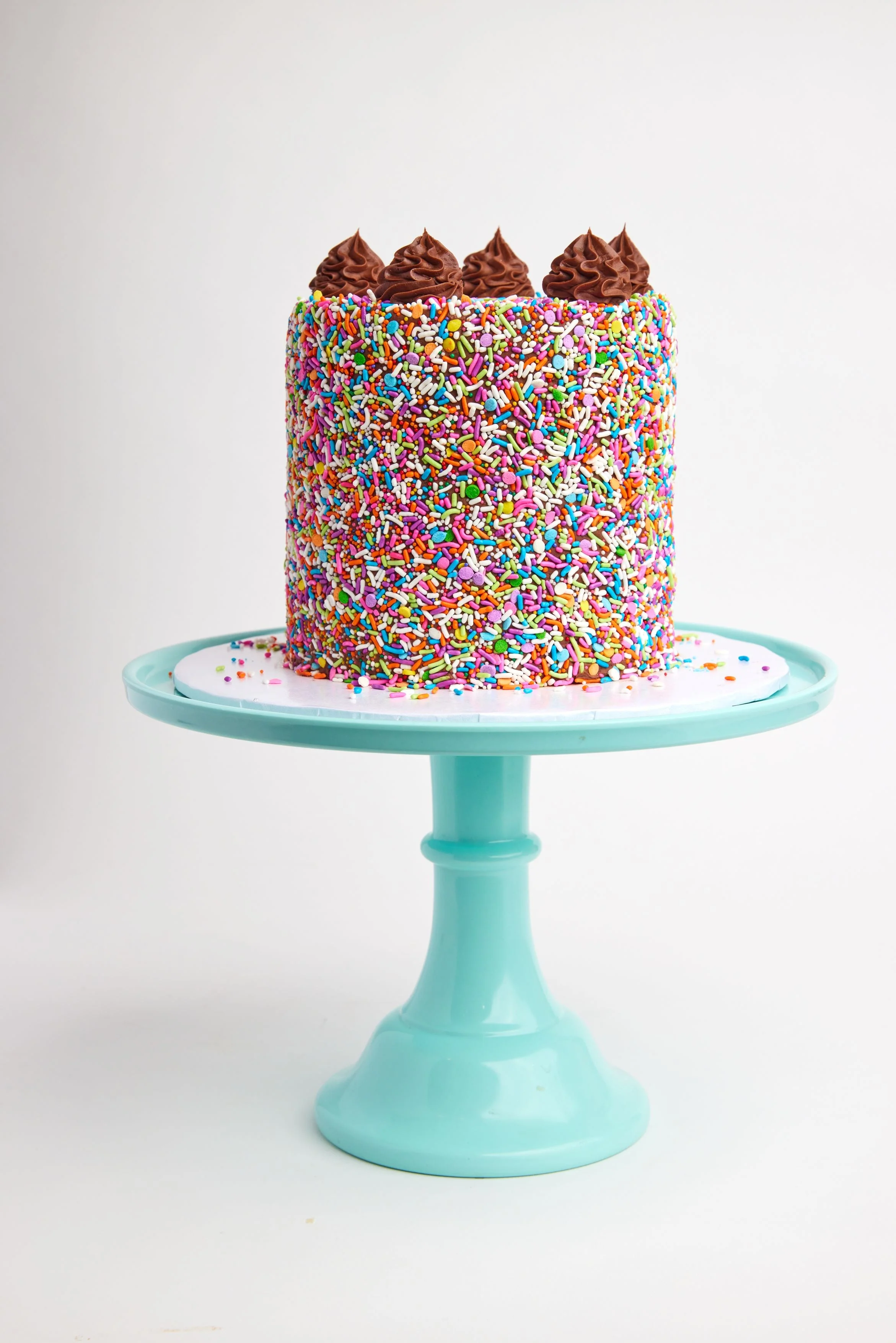 Chocolate Surprise Inside Cake - Image 3